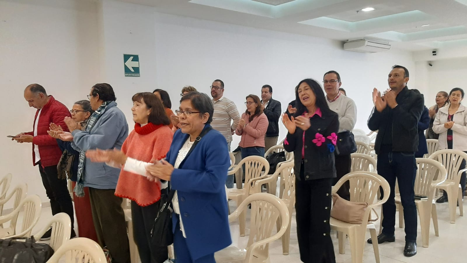 Encuentro de grupos Pastorales Arciprestazgo 1.5 de la Vicaría de la Inmaculada Concepción, en el marco de la visita pastoral del Monseñor Darío Álvarez Botero, Vicario Episcopal Territorial.