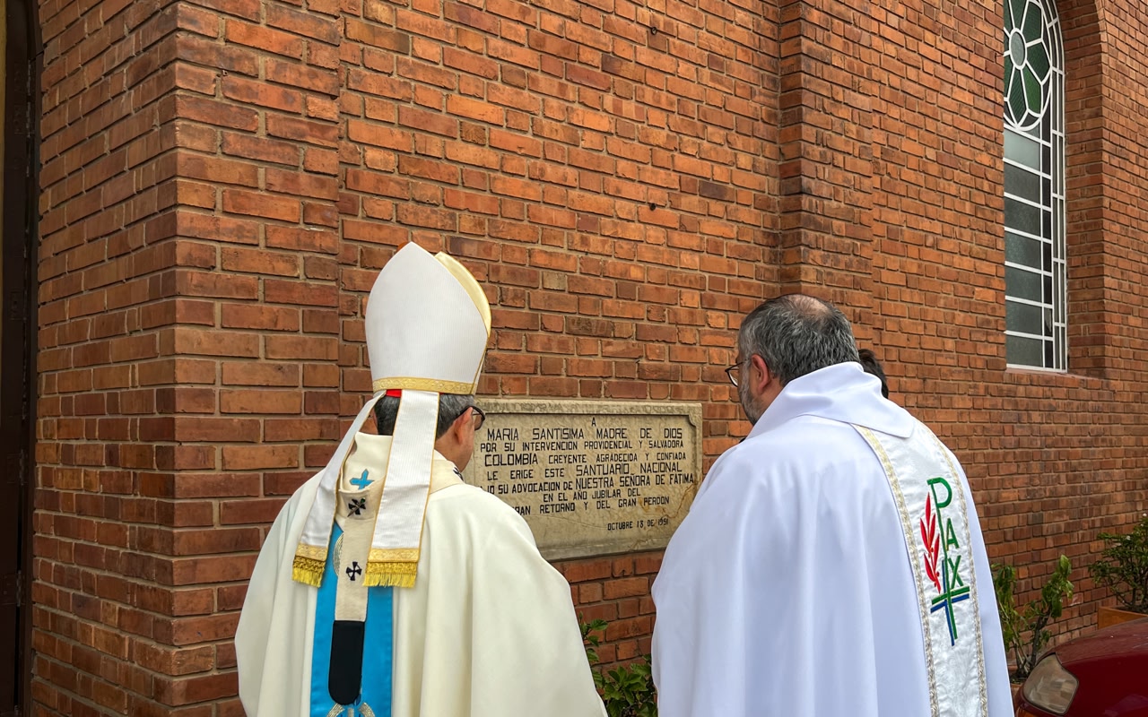 Parroquia Nuestra Señora del Rosario de Fátima ©