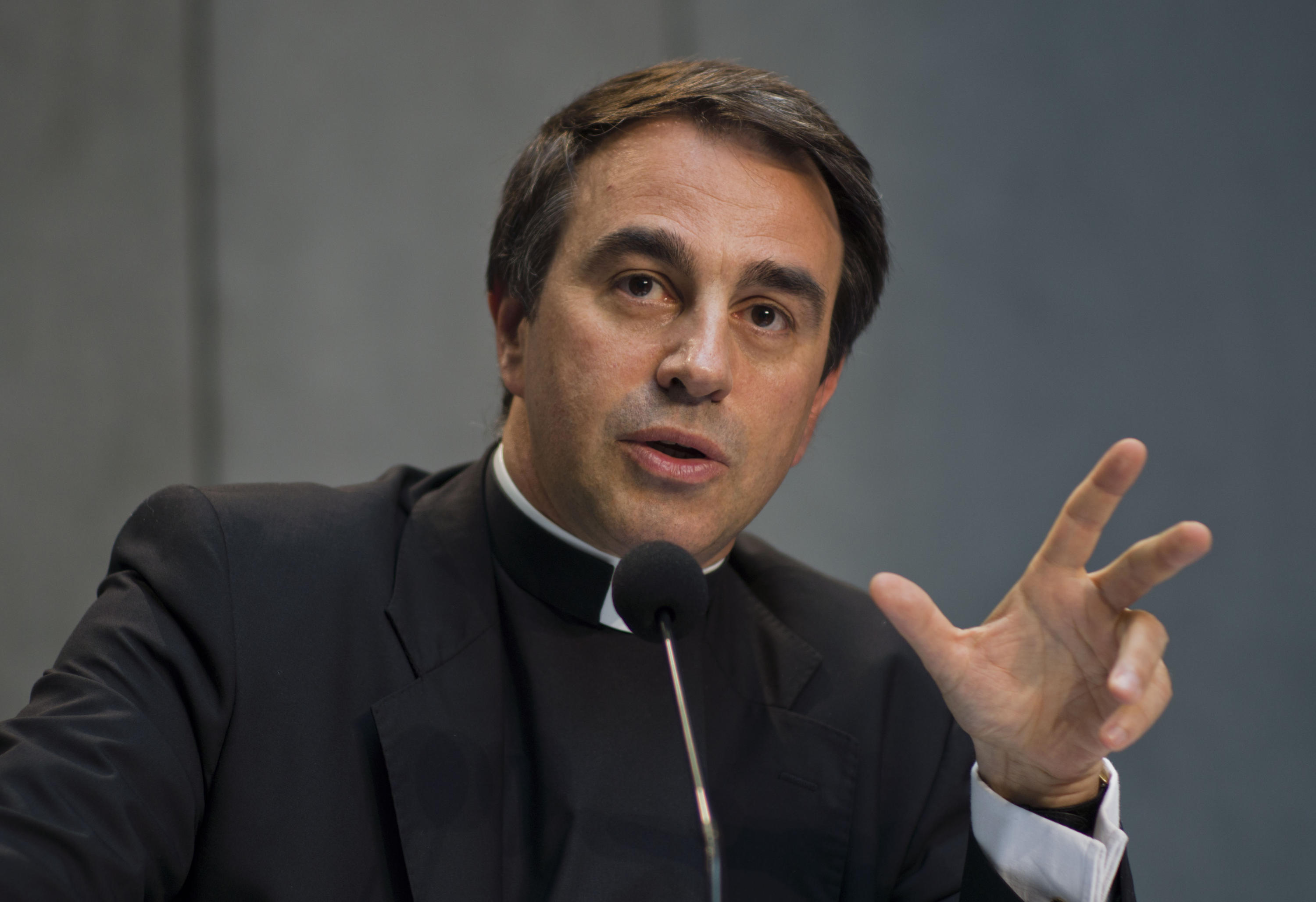 https://arquimedia.s3.amazonaws.com/27/noticias/ettore-balestrerojpg.jpg