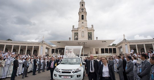 https://arquimedia.s3.amazonaws.com/264/publicaciones/fatima-papajpg.jPG
