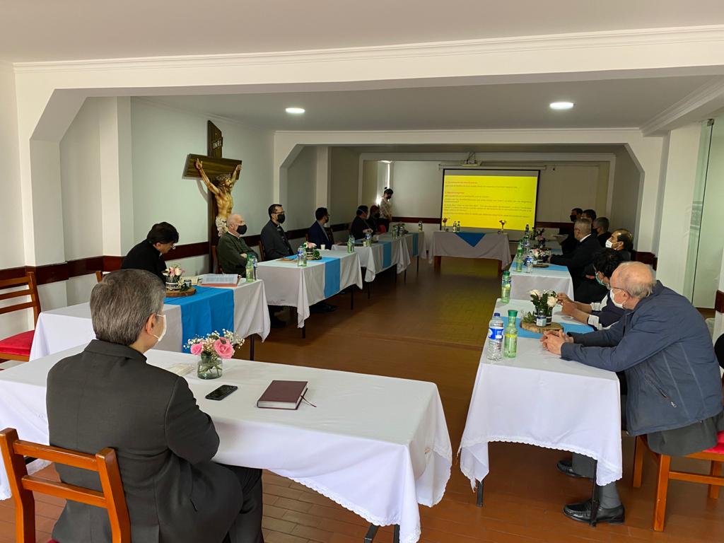 https://arquimedia.s3.amazonaws.com/127/reunion-con-cardenal-aparicio/whatsapp-image-2020-07-02-at-93611-amjpeg.jpeg