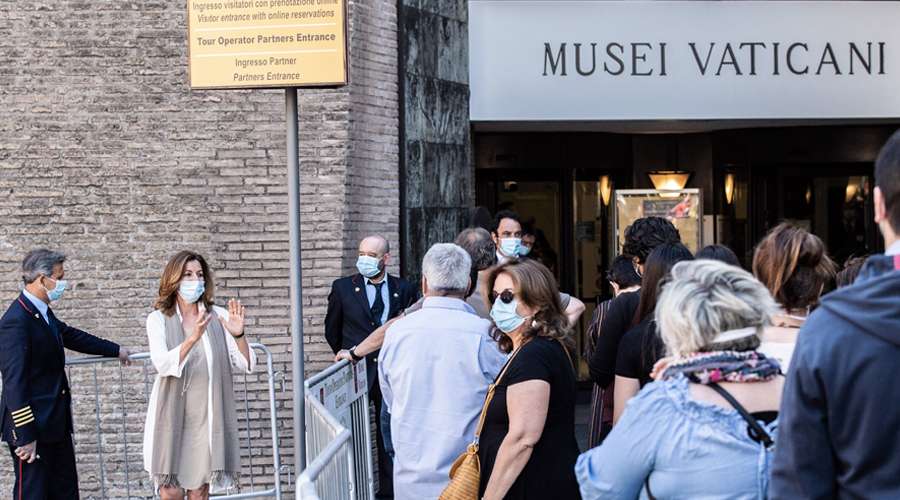 https://arquimedia.s3.amazonaws.com/256/noticias/reapertura-museos-vaticanos-01062020-danielibanez-aciprensajpg.jpg