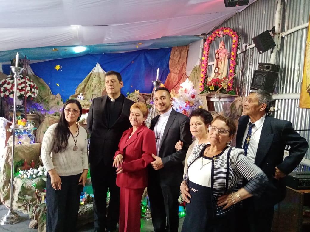 https://arquimedia.s3.amazonaws.com/62/posesion-del-padre-orlando-2019/qssw7335jpg.JPG