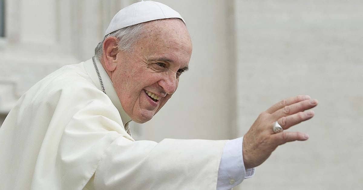 https://arquimedia.s3.amazonaws.com/375/confirmaciones/papa-franciscojpg.jpg