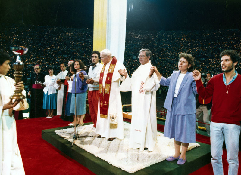 https://arquimedia.s3.amazonaws.com/375/confirmaciones/jp-ii-en-chilejpg.jpg