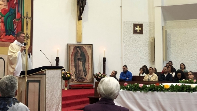 Charla del Padre Gonzalo Arias sobre el cuadro de la Virgen de Guadalupe
