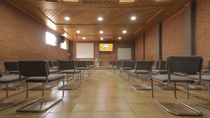 Salón San Pedro Casa de Ejercicios Emaús