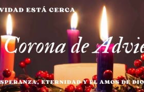 Bendiciones a las coronas de adviendo de la comunidad